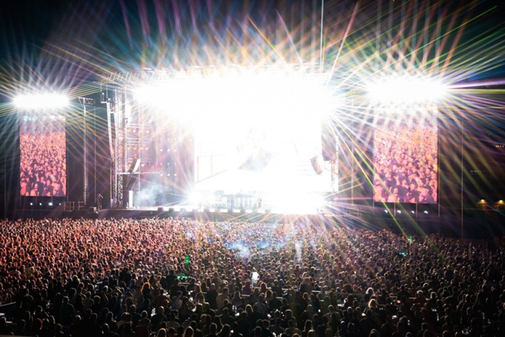 Τα Ημισκούμπρια επέστρεψαν με ένα sold out reunion στη σκηνή του Release Athens Festival (video)