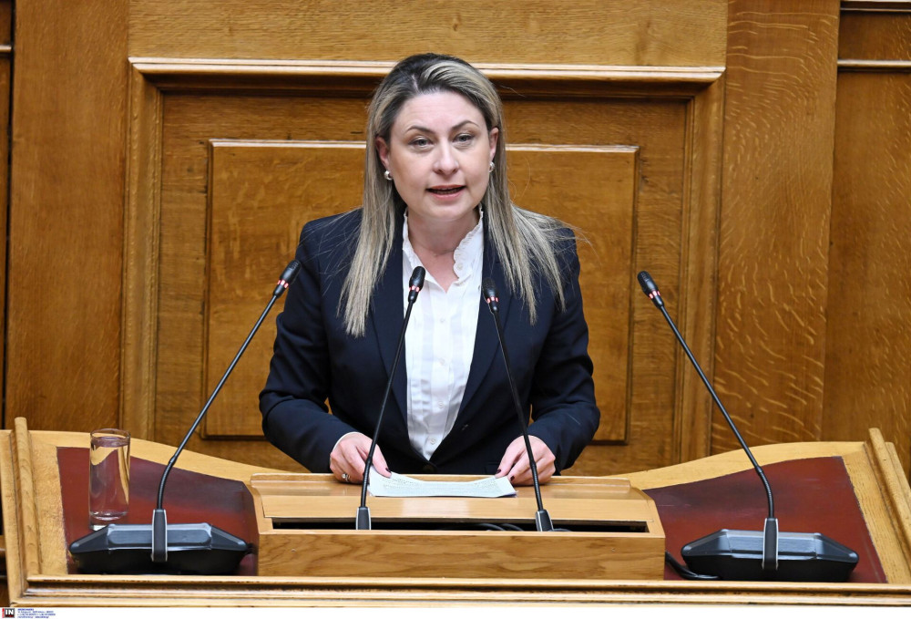 Χριστίνα Αλεξοπούλου: Στα ονομαστήρια του Σεβασμιωτάτου Μητροπολίτη Ιερωνύμου
