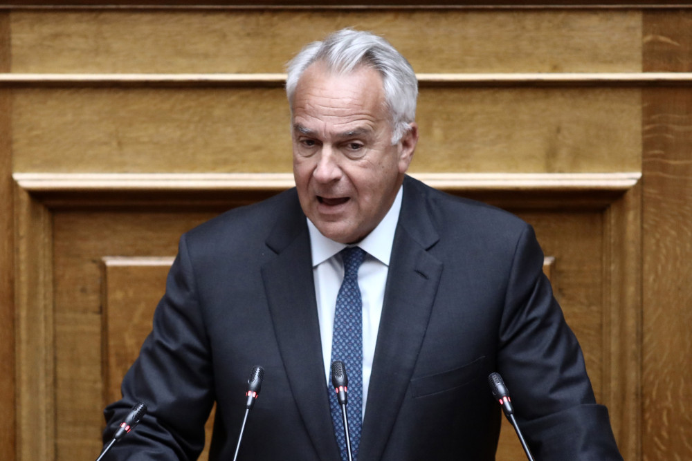 Απάντηση Μάκη Βορίδη σε αντιπολίτευση: Εγώ είπα να μη βουλιάζουμε τις βάρκες με τους μετανάστες