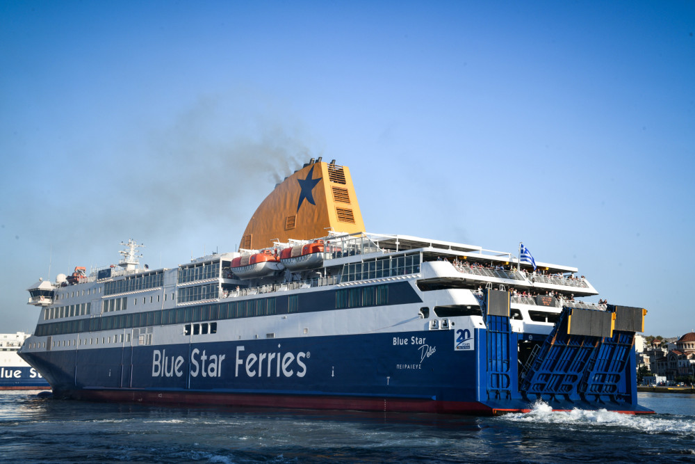 Θρίλερ στο «Blue Star 2»: Απειλή για βόμβα εν πλω για 1.050 επιβάτες - Άμεση κινητοποίηση των Αρχών και επιστροφή του πλοίου στο Λαύριο (video)