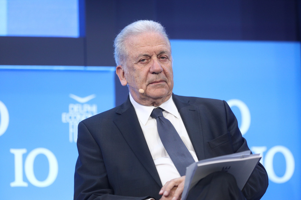 Η Κομισιόν δεν εντόπισε κανένα στοιχείο παρέμβασης (από Δημήτρη Αβραμόπουλο) υπέρ του Κατάρ!