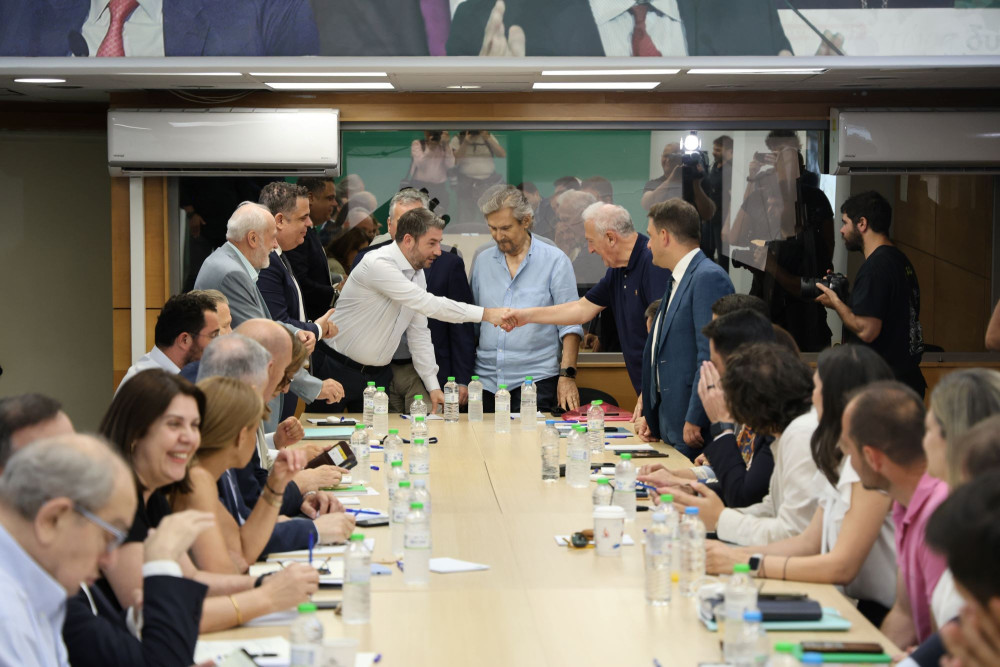 Στο ΠΑΣΟΚ γιατί χαμογελάνε, μαμά;