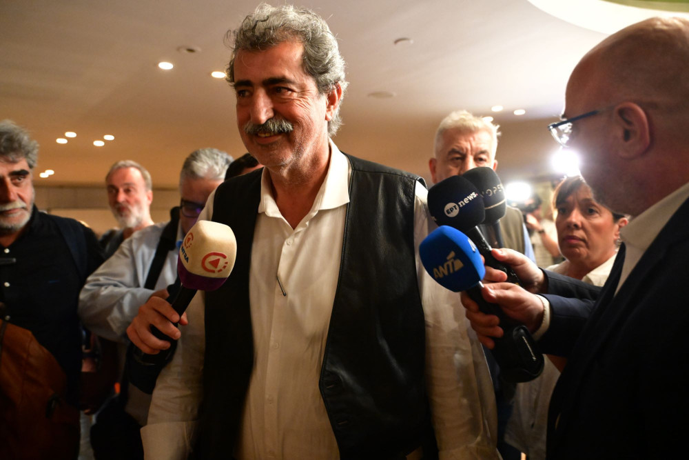 Πολάκης: καλεί σε ανταρσία μετά το ξήλωμα Παππά και Ζαχαριάδη