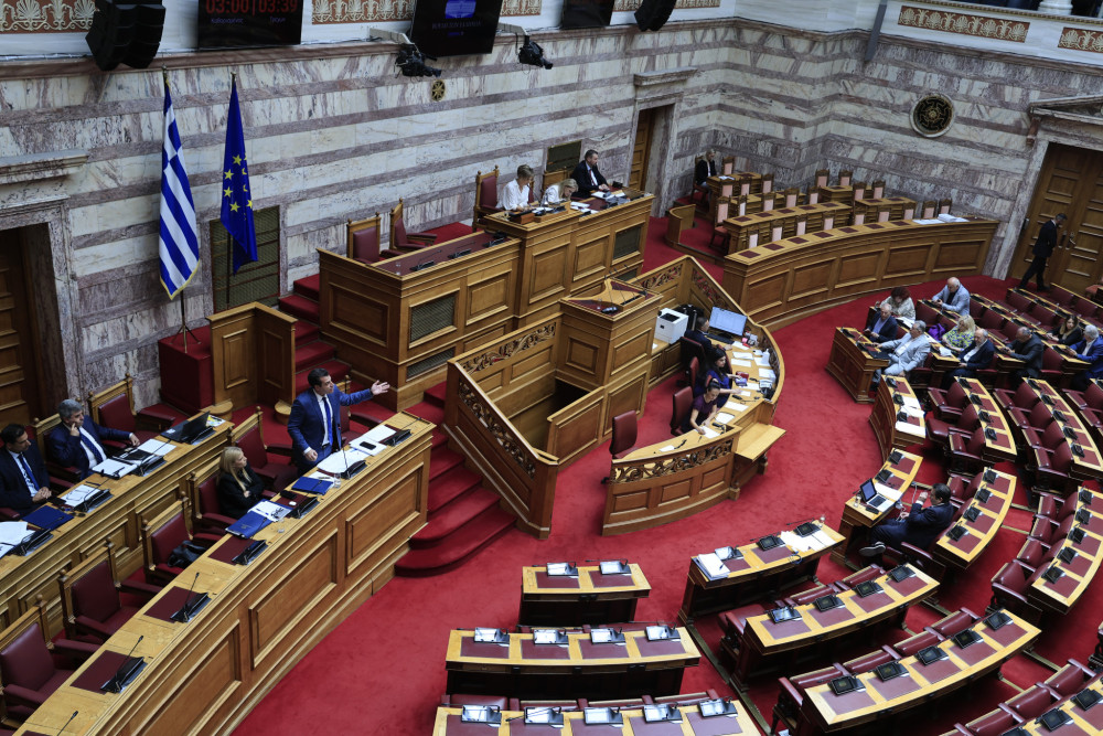 Βουλή: ψηφίστηκε κατά πλειοψηφία το νομοσχέδιο για την Μετανάστευση και το Άσυλο
