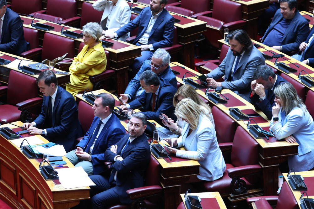 Τo νομοσχέδιο για το Μεταναστευτικό, η υποκρισία του ΠΑΣΟΚ και το νέο… παρών