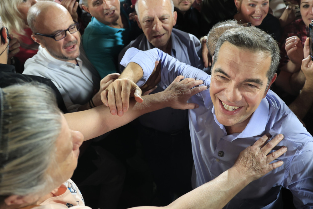 Ο Τσίπρας ξαναβρήκε τον εχθρό του: τον «πλούτο» και την παλιά συνταγή που δεν άλλαξε ποτέ
