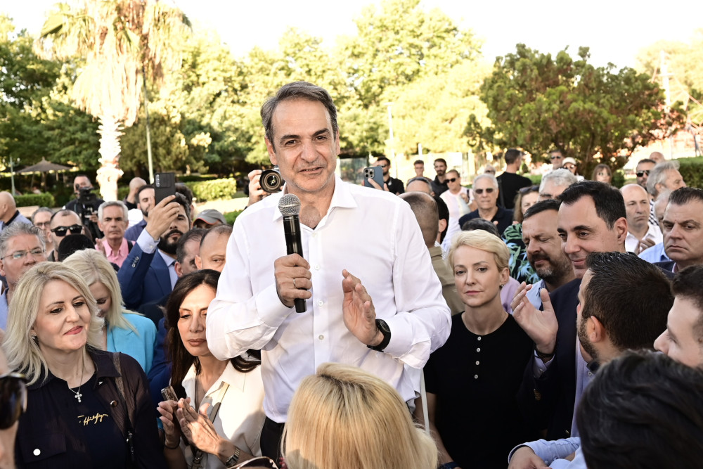 Βίντεο Μητσοτάκη από την περιοδεία σε Βάρη-Βούλα-Βουλιαγμένη - Τα highlights της επίσκεψης