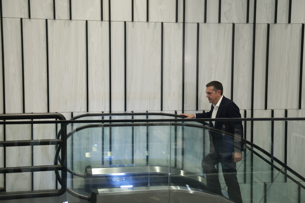 O νονός των capital controls: έντεκα χρόνια μετά την καταστροφή ο Τσίπρας επέστρεψε ίδιος και χειρότερος