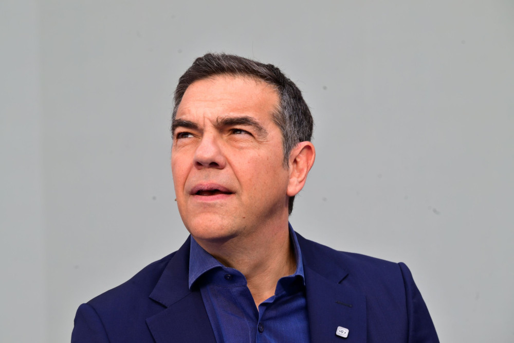 O νέος… ΣΥΡΙΖΑ του Αλέξη Τσίπρα: αλλάζει περιτύλιγμα, κρατά το λεφτόδεντρο