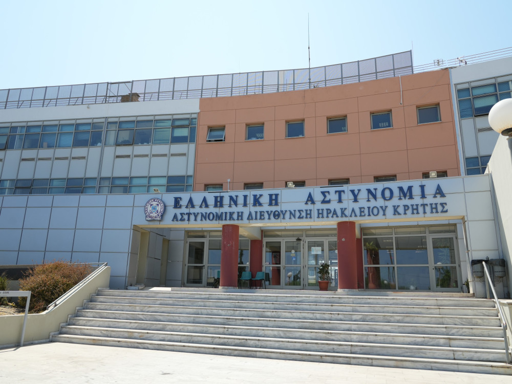 Κρήτη: Νεκρή στο Αστυνομικό Μέγαρο η  34χρονη που είχε πετάξει το μωρό της στα σκουπίδια