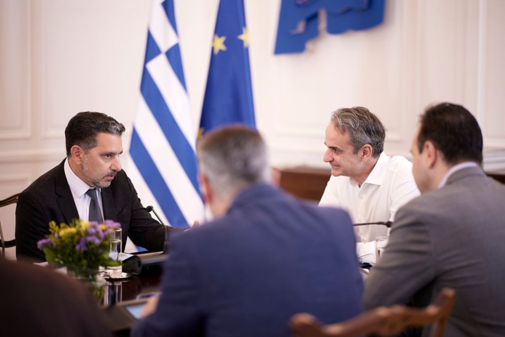 Ο Κυριάκος Μητσοτάκης συναντήθηκε με τον Panos Panay, Senior Vice President της Amazon, για επενδύσεις στο ΑΙ