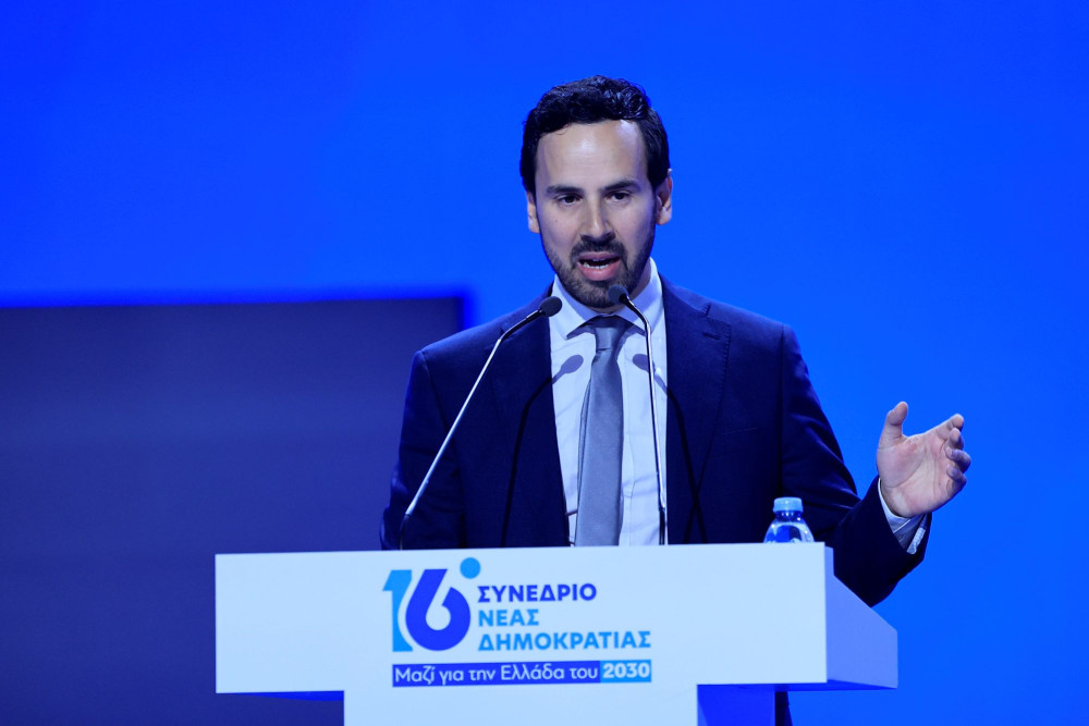 Νίκος Ρωμανός λάβρος κατά Αλέξη Τσίπρα: Παγκόσμιας εμβέλειας ηγέτης, που έχει χάσει τα μισά του ποσοστά; (video)