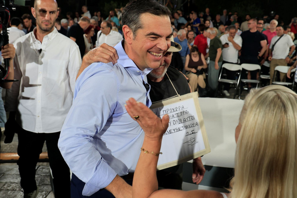 Άναψαν πάλι την… πυρά οι «ιεροεξεταστές» του άχαστου μεσσία