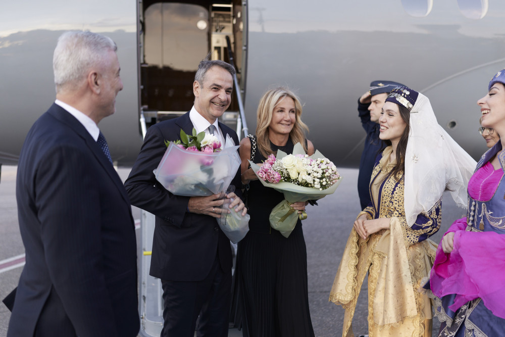 Εικόνες από την άφιξη του Κυριάκου Μητσοτάκη στην Άγκυρα για τη Σύνοδο του ΝΑΤΟ