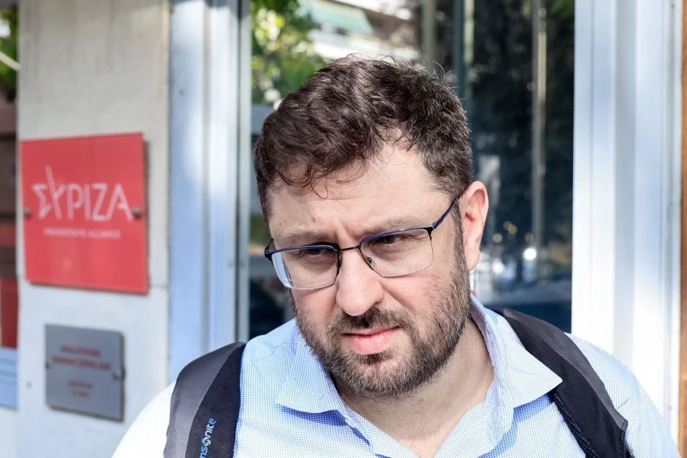 Ζαχαριάδης κατά Μωραΐτη: Κάνει τον αυτόκλητο πορτιέρη του Τσίπρα