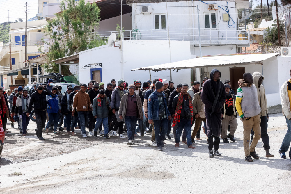 Την Ουγκάντα εξετάζουν Ελλάδα και 4 χώρες της ΕΕ για τη μεταφορά μεταναστών