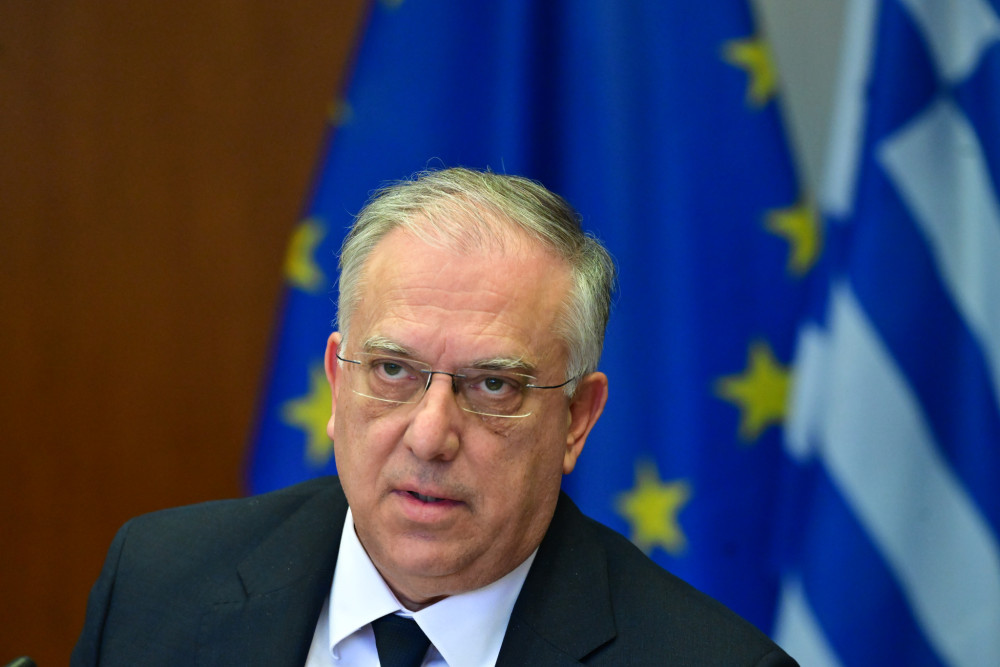 Τάκης Θεοδωρικάκος: Έρχεται «κόφτης» στις τραπεζικές χρεώσεις - Όλες οι αλλαγές που φέρνει το νέο νομοσχέδιο για την καταναλωτική πίστη