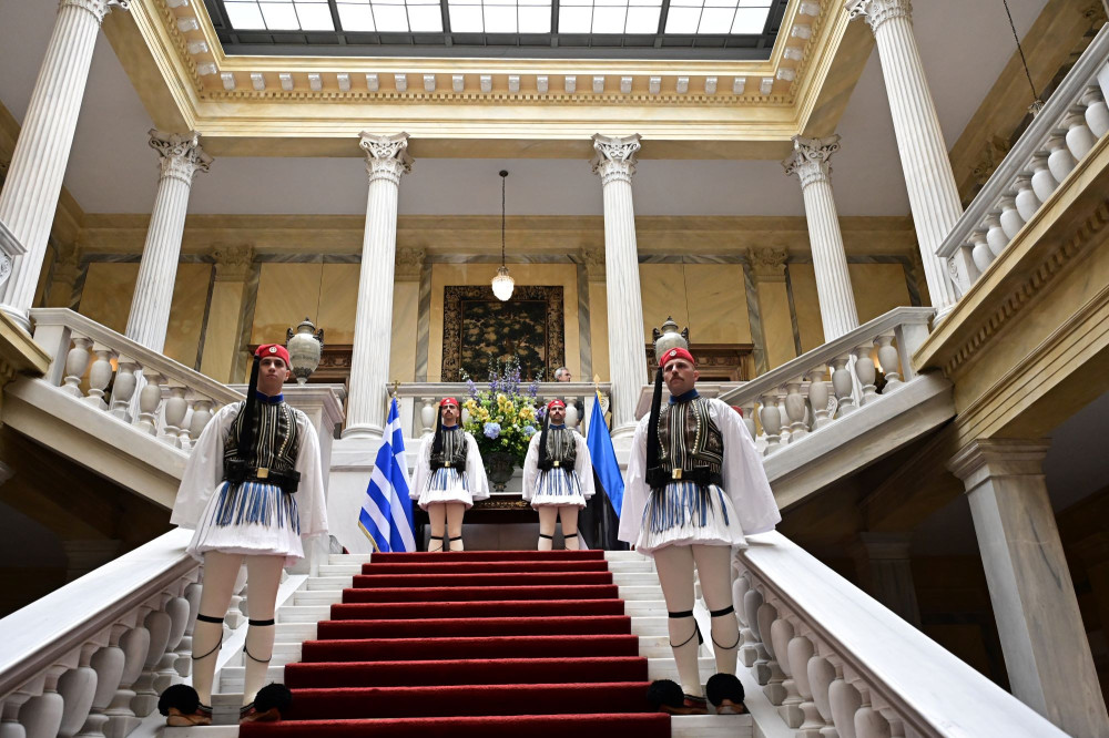 Η Δημοκρατία δεν είναι γκόμενα για να «ρίχνεις άκυρο»
