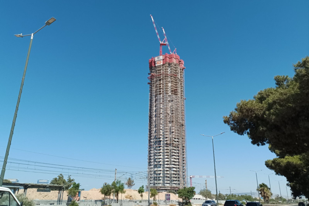 Από τα χιλιάδες σχέδια στα 200 μέτρα: πώς κατασκευάζεται ο Riviera Tower