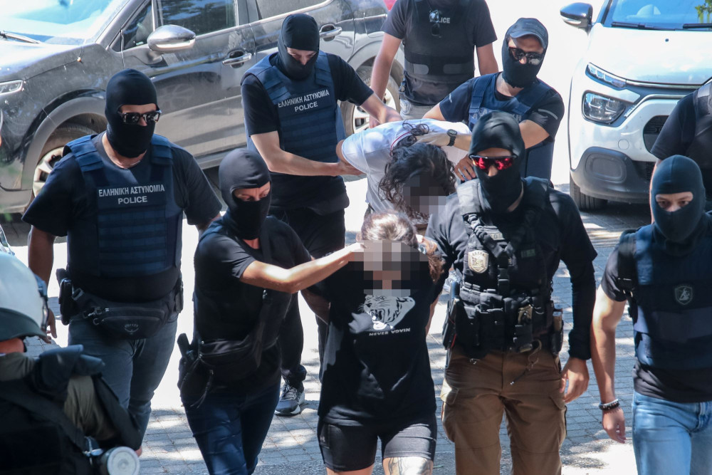 Στην ανακρίτρια οι κατηγορούμενοι για τη φονική επίθεση στο σπίτι της οικογένειας Νέστορα