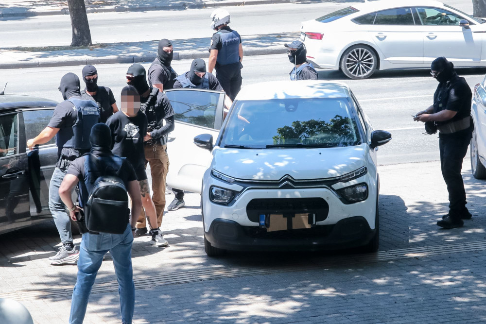 Στην ανακρίτρια ο 24χρονος για τη φονική επίθεση στο σπίτι της οικογένειας Νέστορα