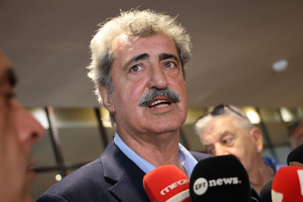 Ο Παύλος Πολάκης ζητάει «οικειοθελή απόσυρση» της Ρένας Δούρου από την κούρσα για την προεδρία
