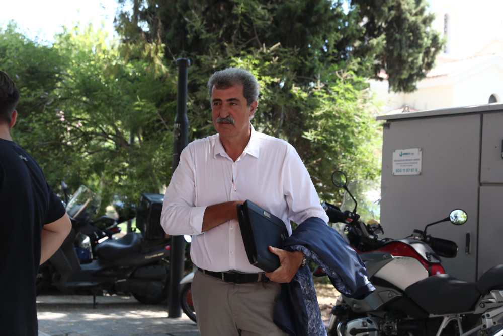 Ο πνιγμένος (ΣΥΡΙΖΑ) από τον Πολάκη πιάνεται