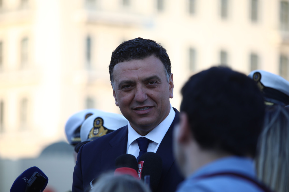 Βασίλης Κικίλιας: το μήνυμα στους ταξιδιώτες από το λιμάνι του Πειραιά (video)