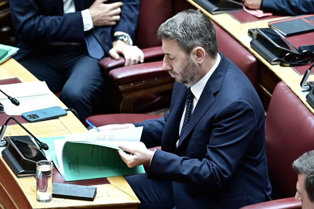 Ανδρουλάκης vs Ανδρουλάκης: πώς ο πρόεδρος του ΠΑΣΟΚ κατεδάφισε το αφήγημά του για εκλογική νίκη