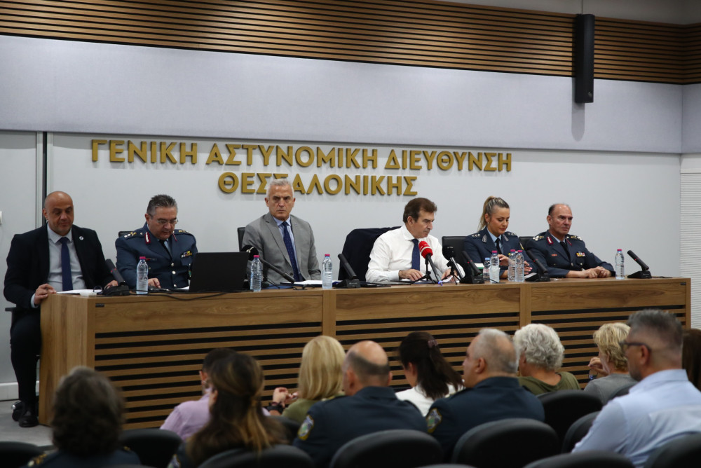 Μήνυμα Χρυσοχοΐδη κατά της τρομοκρατίας: Η βία δεν είναι άποψη