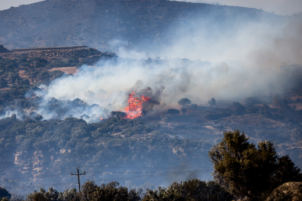 Συναγερμός για φωτιές σε Πάρο και Άνδρο - Μηνύματα 112 για εκκενώσεις (video)