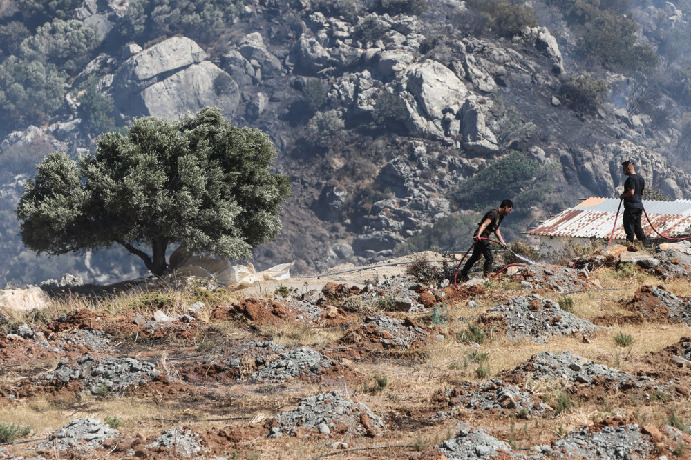 Φωτιές: τρίτη ημέρα μάχης στο Ρέθυμνο - Νέα μέτωπα σε Αχαΐα και Αιτωλοακαρνανία - Αναζωπυρώσεις στην Πάρο
