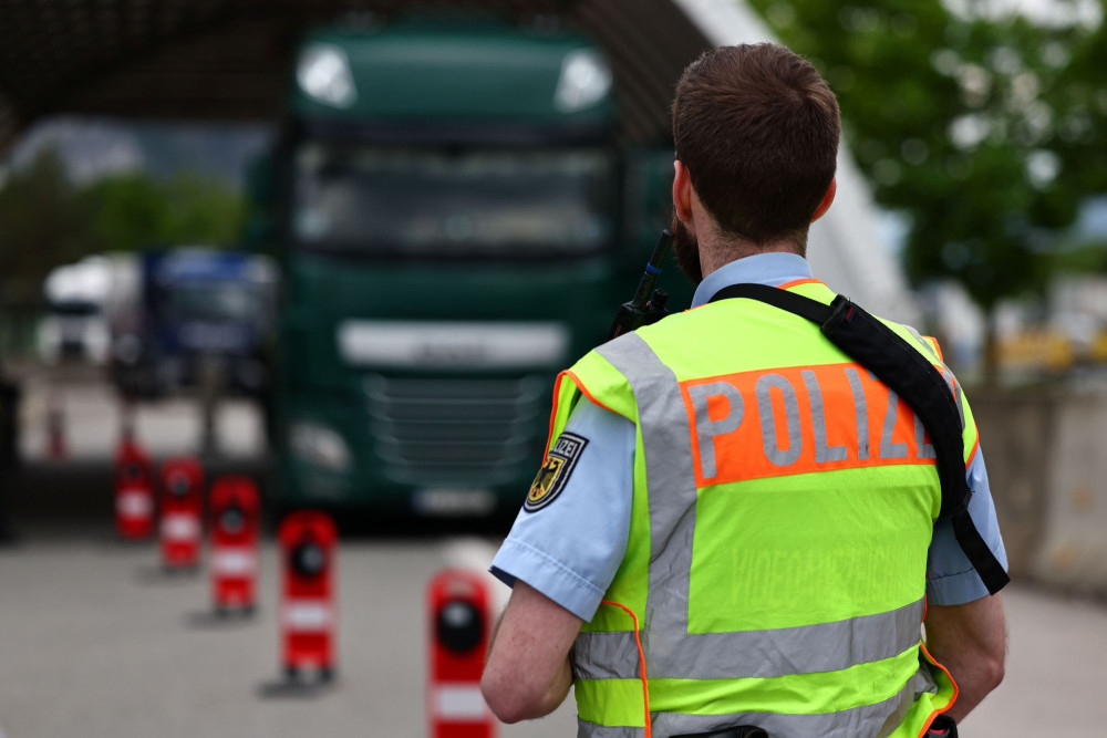 Γερμανία: Παρατείνονται οι συνοριακοί έλεγχοι και μετά τη μεταναστευτική κρίση στη Θέουτα