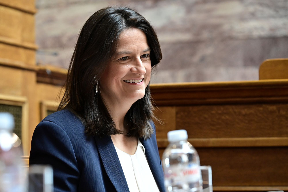 Το μεγάλο στοίχημα της Κεραμέως με την επαγγελματική ασφάλιση