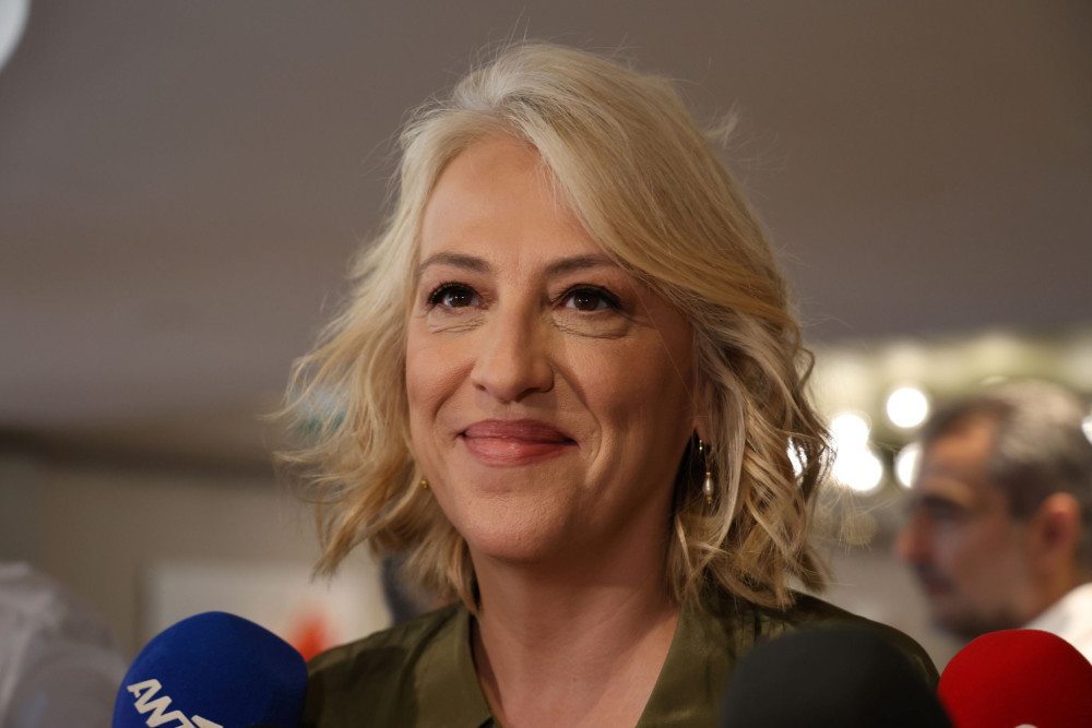 Ανακοίνωση ΣΥΡΙΖΑ: Μόνη υποψήφια για την προεδρία της ΚΟ η Ρένα Δούρου - Αποσύρθηκε ο Παύλος Πολάκης
