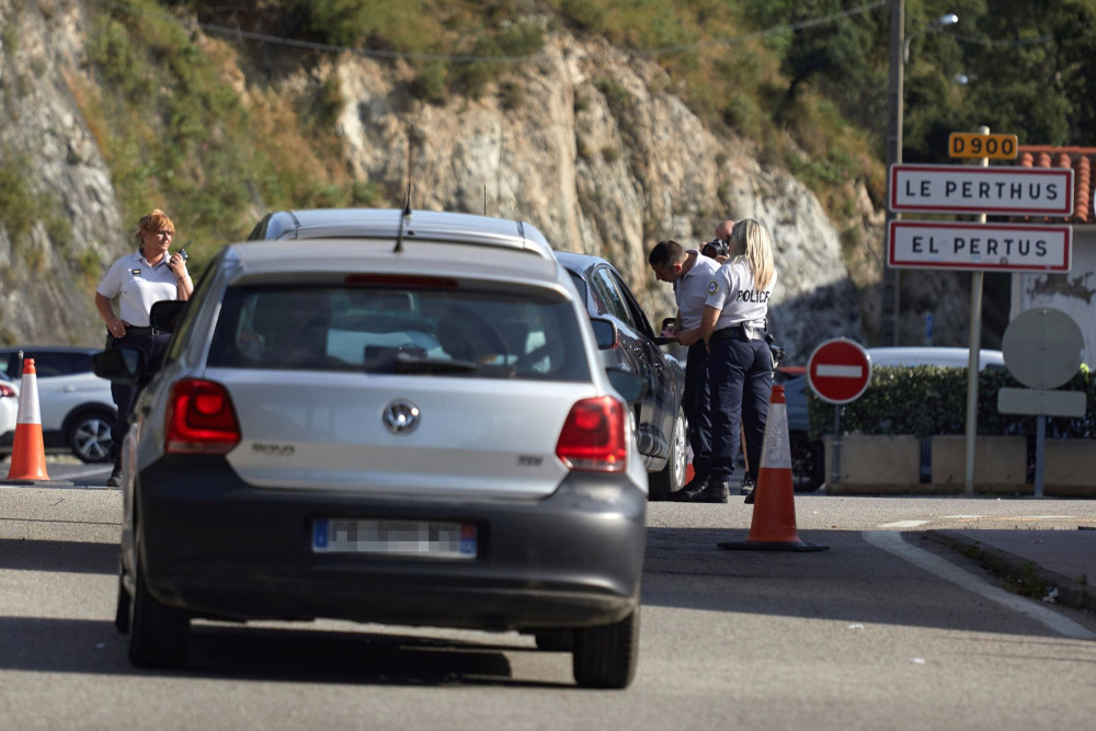 Μεταναστευτικό: η Γαλλία ενισχύει τα σύνορα με την Ισπανία για τη Θέουτα