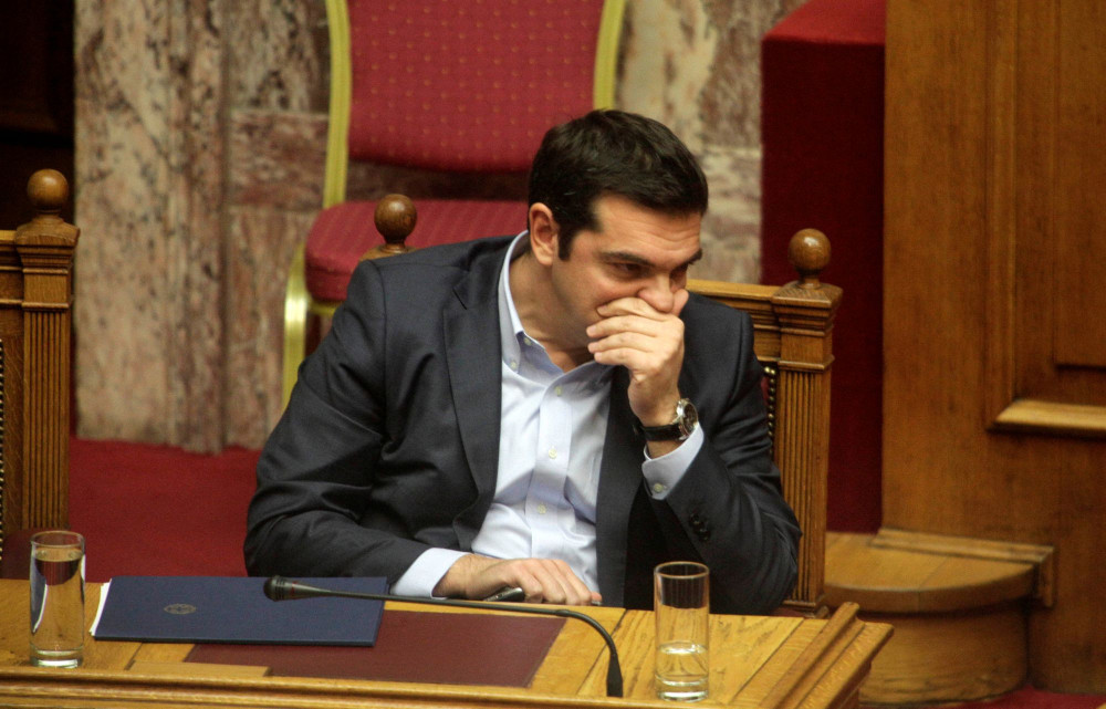 Οι 10 αποφάσεις της κυβέρνησης Τσίπρα που «στράγγιξαν» οικονομία και κοινωνία