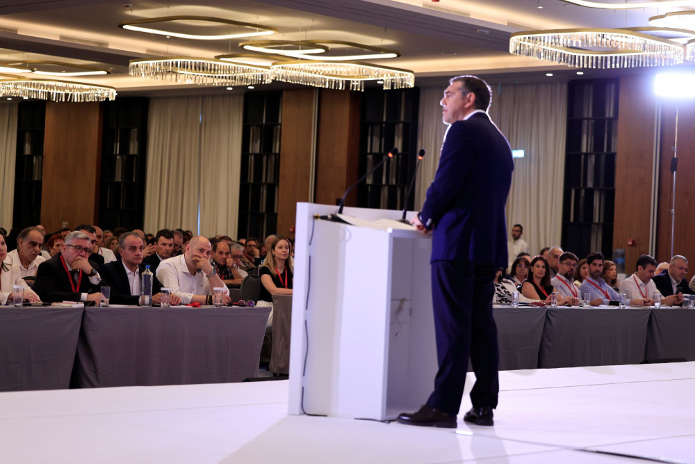 Ο Τσίπρας ξέρει καλά να πουλάει παραμύθια