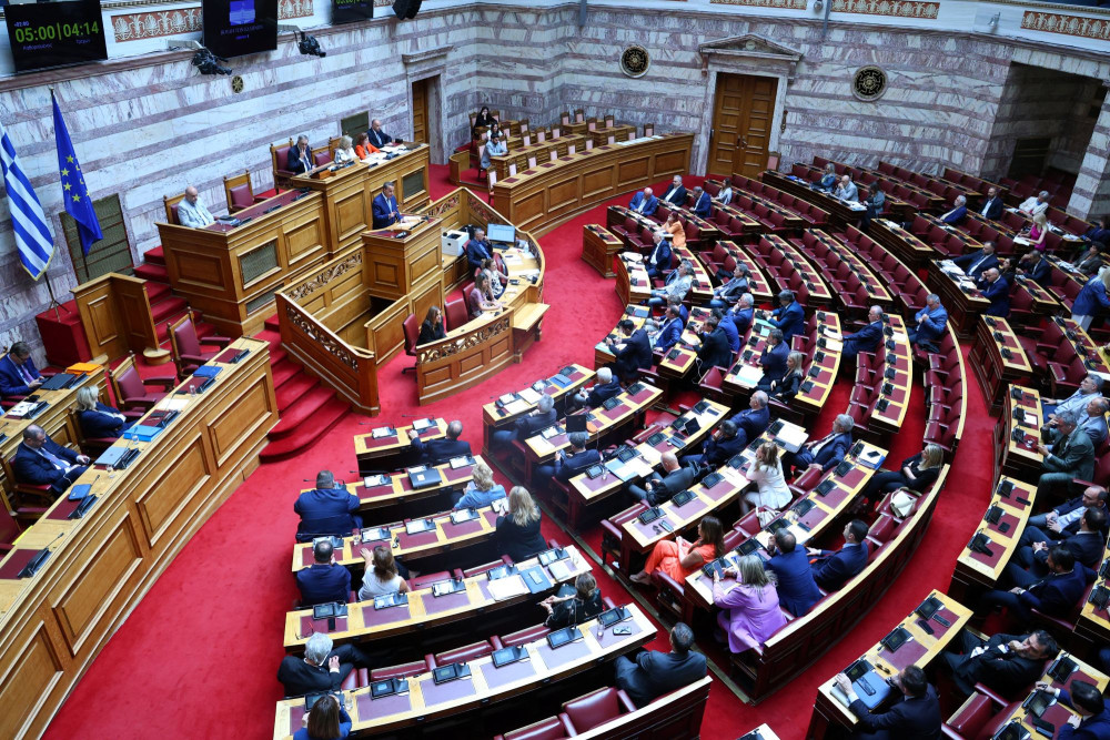 Βουλή: Τροπολογία για τα ισόβια, στα 30 χρόνια η πραγματική έκτιση ποινής