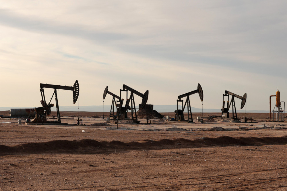 Πετρέλαιο: Γιατί υποχώρησαν Brent και WTI παρά την κρίση στα Στενά του Ορμούζ