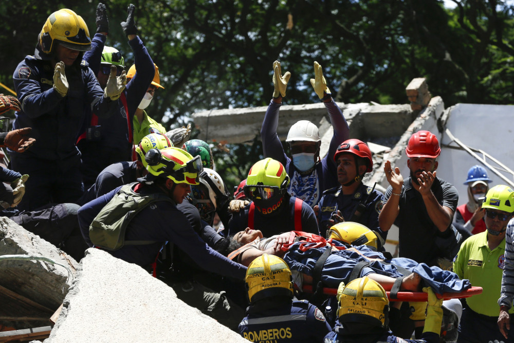 Κολομβία: Μάχη με τον χρόνο στα συντρίμμια μετά τον σεισμό των 7,4 Ρίχτερ (video)