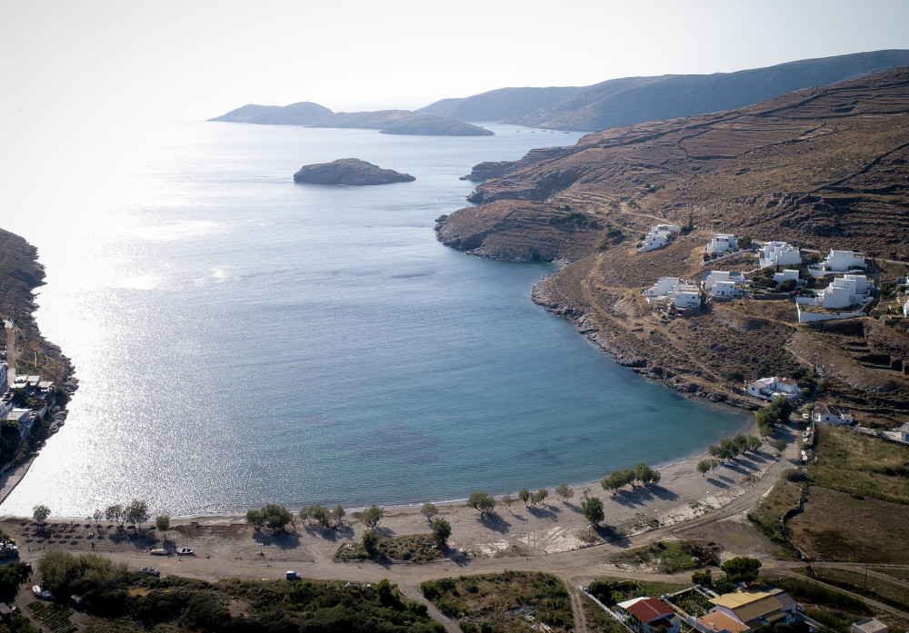Νέο Χωροταξικό για τον Τουρισμό: Τι αλλάζει σε νησιά, παράκτια ζώνη και βραχυχρόνιες μισθώσεις