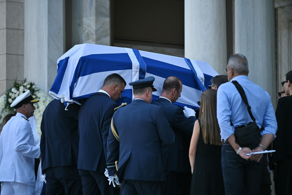 Τελευταίο αντίο στον Γιάννη Βαρβιτσιώτη - Μητσοτάκης: Ήταν φτιαγμένος από το μέταλλο μιας άλλης εποχής (video)