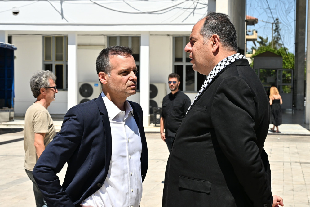 Η Αθήνα απέναντι στον αντισημιτισμό και η εκκωφαντική σιωπή του Χάρη Δούκα