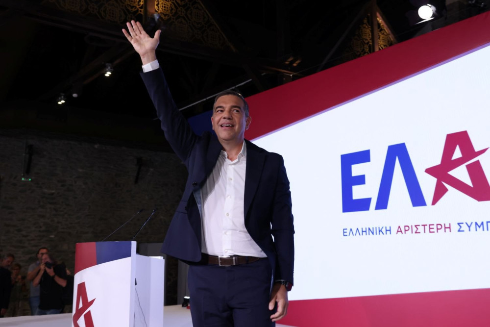 Με… σκονάκι από Σημίτη πήγε στα Σφαγεία ο Τσίπρας