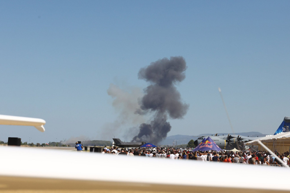 Phantom συνετρίβη στην Τανάγρα την ώρα του Air Show - Άγνωστη η τύχη των χειριστών, επιστρέφει εκτάκτως ο Δένδιας από την ΔΕΘ (video)