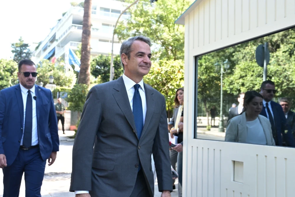 Η φθινοπωρινή αντεπίθεση Μητσοτάκη: νέα μέτρα στήριξης, παραδόσεις έργων και περιοδείες