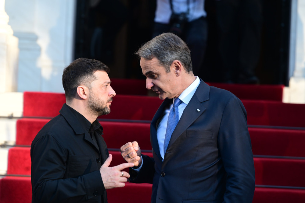 Ζελένσκι σε Μητσοτάκη: Ευχαριστώ την Ελλάδα για τη σταθερή στήριξη στην Ουκρανία