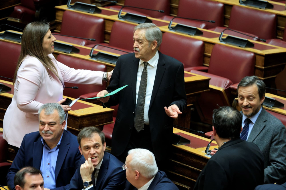 Στα μαχαίρια το ΠΑΣΟΚ του Ανδρουλάκη με την Πλεύση της Ζωής: οι παλιοί φίλοι έγιναν εχθροί