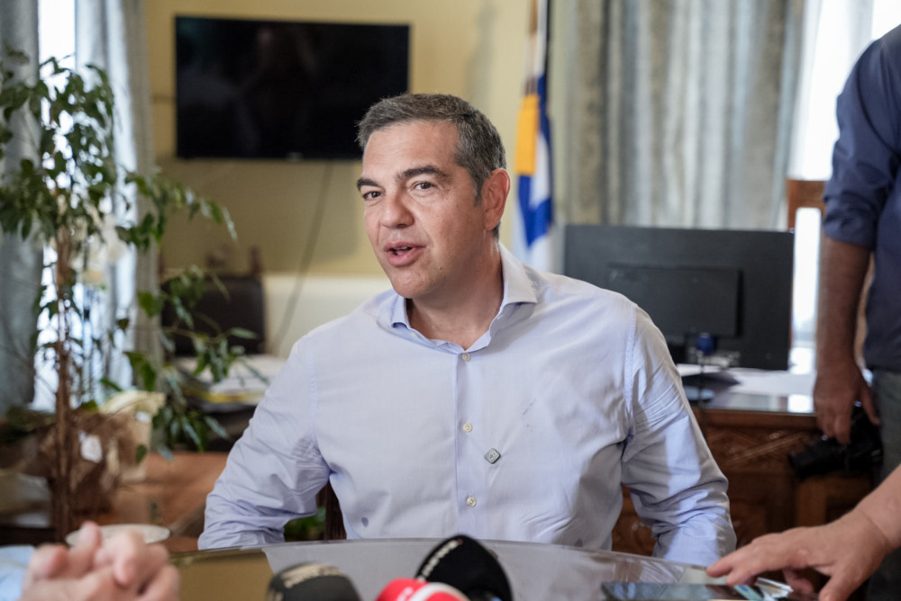 Συνέντευξη-παρωδία  του αριστεριστή και «καπιταλιστή» Τσίπρα στο φιλόξενο in.gr